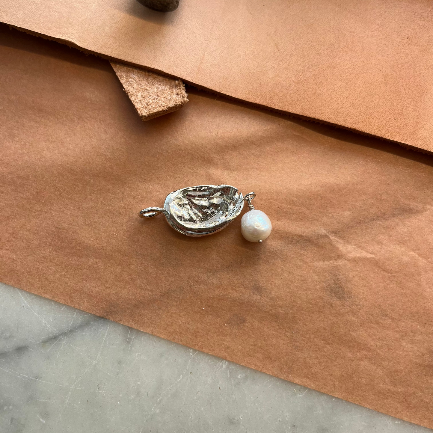 Lara pendant with freshwater pearl